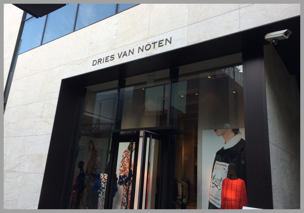 DRIES VAN NOTEN (ドリス ヴァン ノッテン) 青山店 | Fashion Map Tokyo